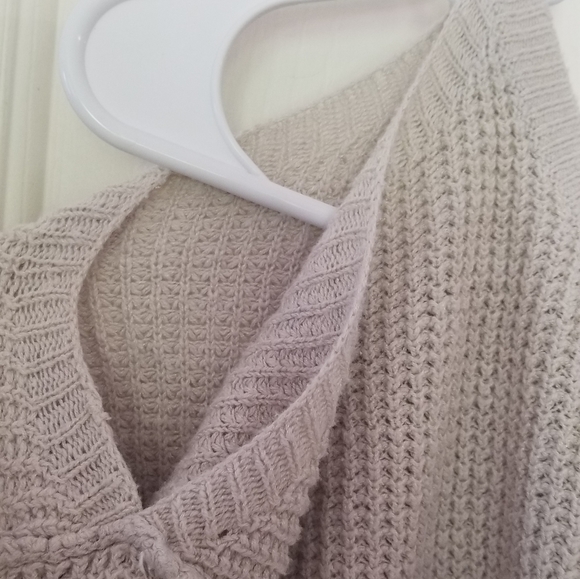 Cream Hollister Sweater - Picture 3 of 4